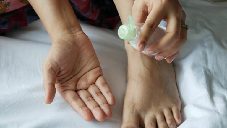 Does Rubbing Alcohol Stop Sweating