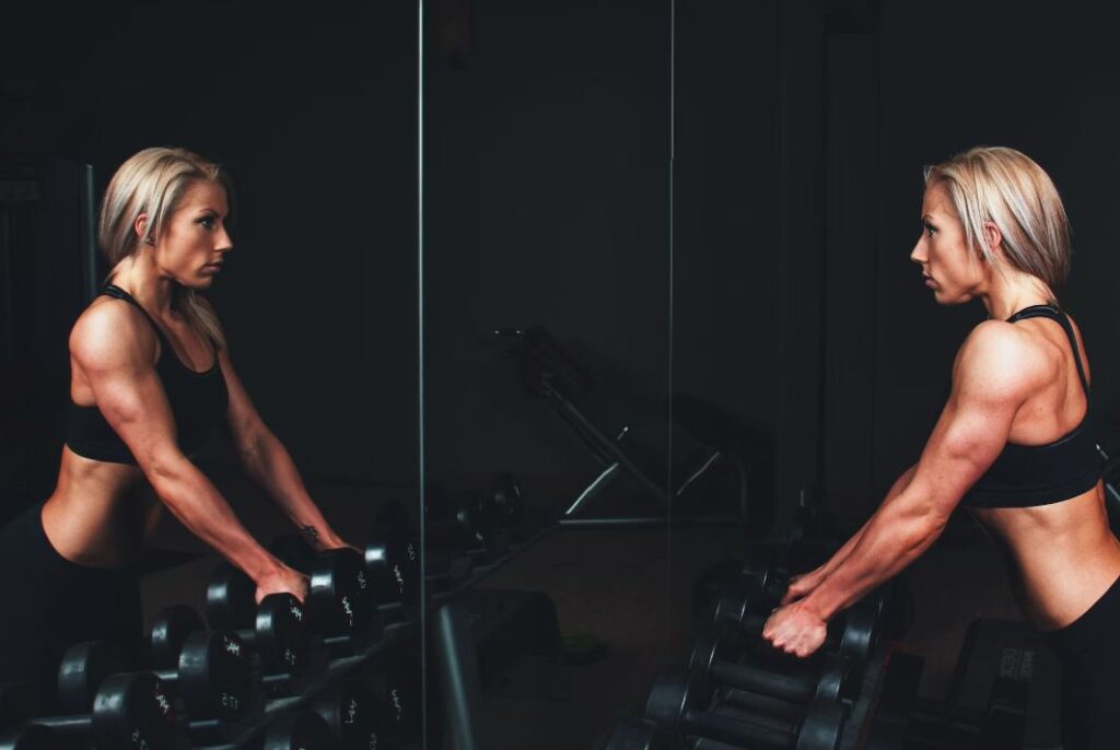 8-Top-Sweat-Absorbing-Breast-Pads-For-The-Gym